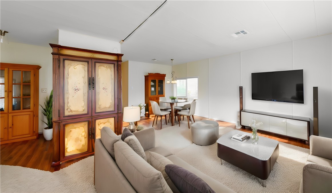 107 Malaga Street Tustin, CA 92780 - Photo 4 of 34 VIRTUALLY STAGED