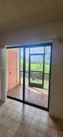 $1,950 | 880 Northeast 207th Terrace, Unit 10410, Miami, FL 33179