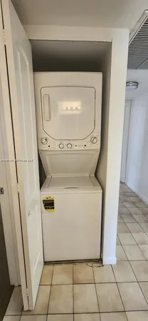 $1,950 | 880 Northeast 207th Terrace, Unit 10410, Miami, FL 33179