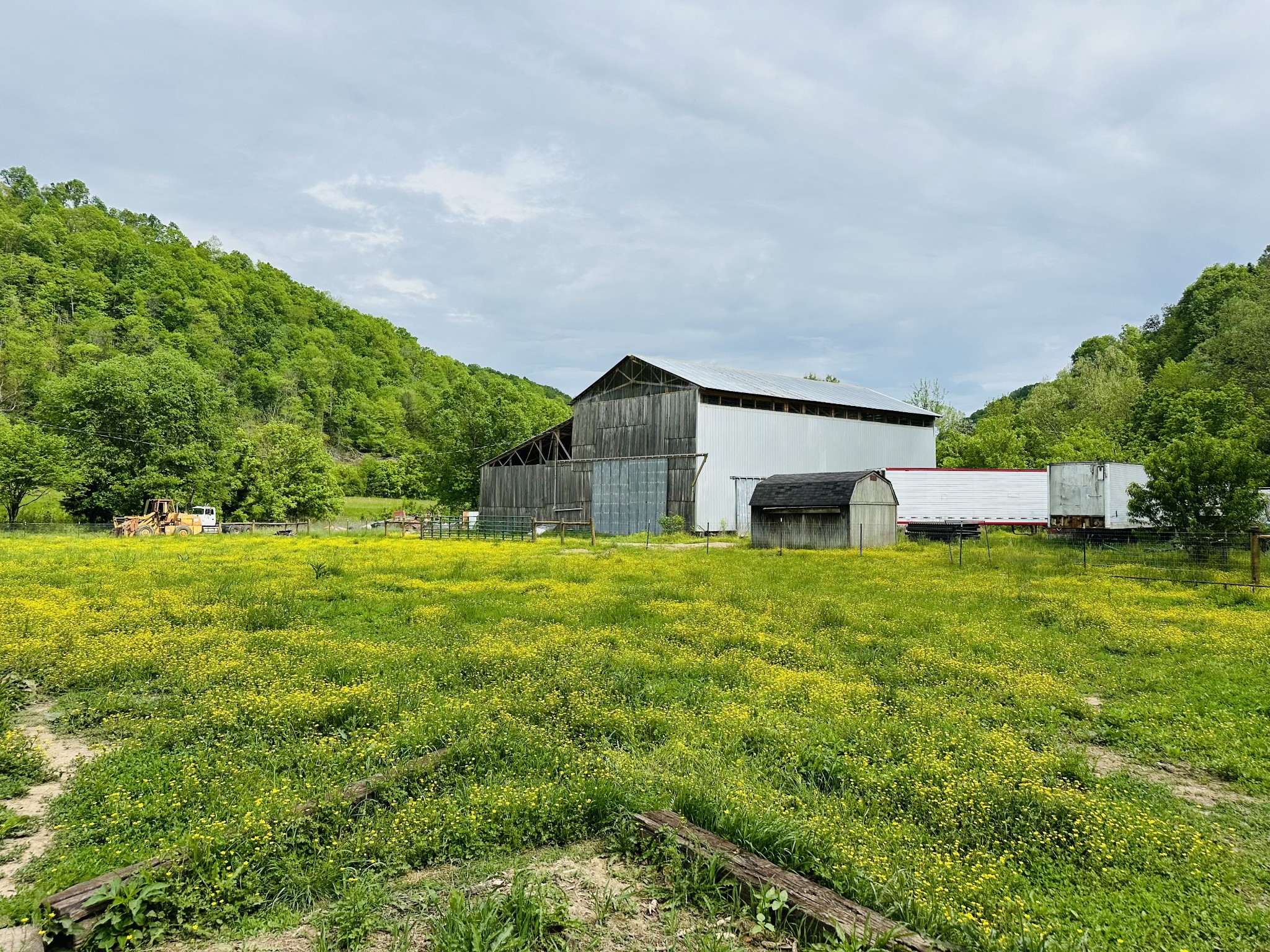 1611 Knob Creek Road Celina, TN 38551 - Photo 2 of 48