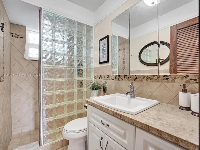 $275,000 | 2600 Diana Drive, Unit 105, Hallandale Beach, FL 33009