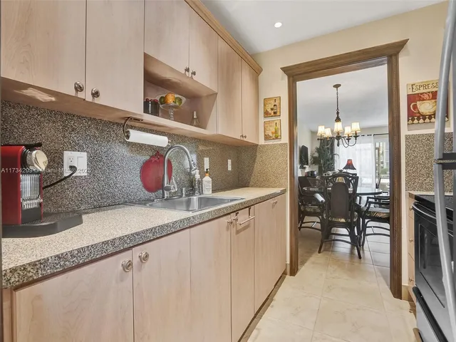 $275,000 | 2600 Diana Drive, Unit 105, Hallandale Beach, FL 33009