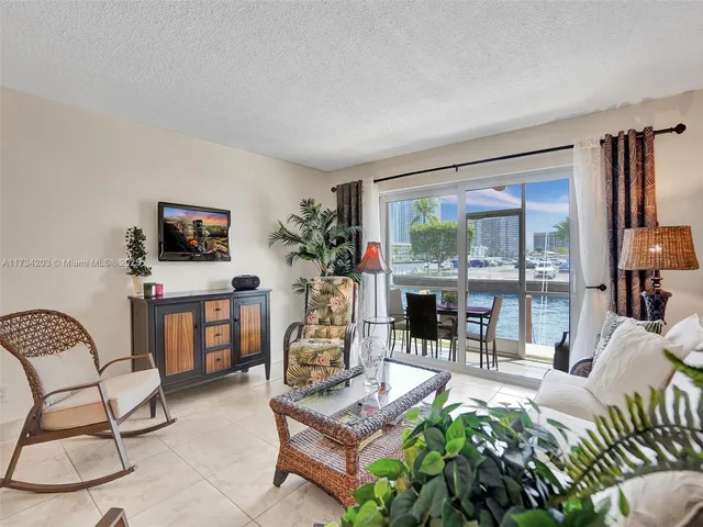 $275,000 | 2600 Diana Drive, Unit 105, Hallandale Beach, FL 33009