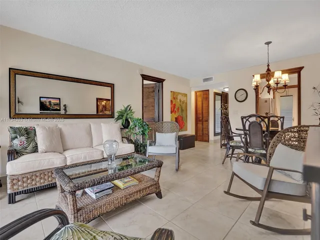 $275,000 | 2600 Diana Drive, Unit 105, Hallandale Beach, FL 33009