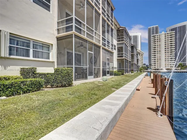 $275,000 | 2600 Diana Drive, Unit 105, Hallandale Beach, FL 33009
