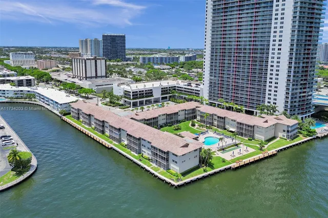 $275,000 | 2600 Diana Drive, Unit 105, Hallandale Beach, FL 33009