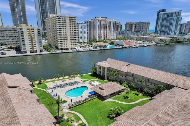 $275,000 | 2600 Diana Drive, Unit 105, Hallandale Beach, FL 33009