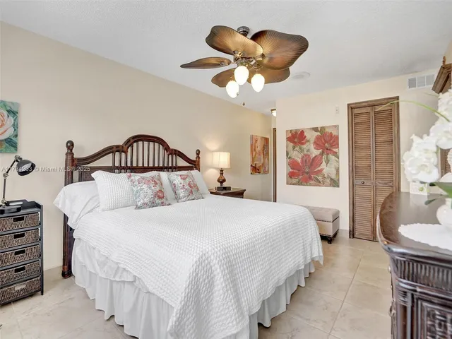 $275,000 | 2600 Diana Drive, Unit 105, Hallandale Beach, FL 33009