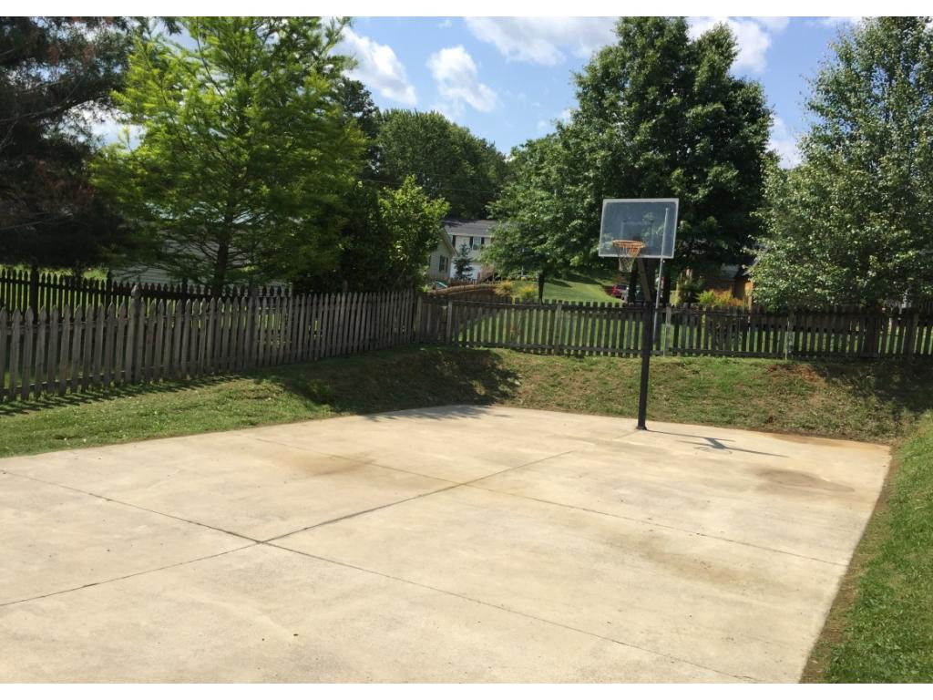 807 East Mountain View Road Johnson City, TN 37601 - Photo 35 of 36 Basketball Court