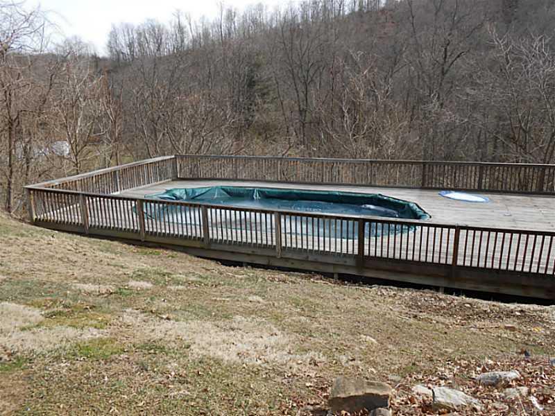 23 Simpson Street Lawrence, PA 15055 - Photo 17 of 20 Swimming Pool/Hot Tub/Sauna.