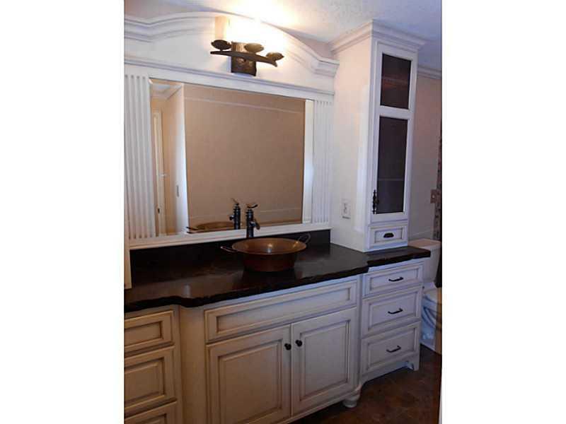 23 Simpson Street Lawrence, PA 15055 - Photo 4 of 20 Full Bath.