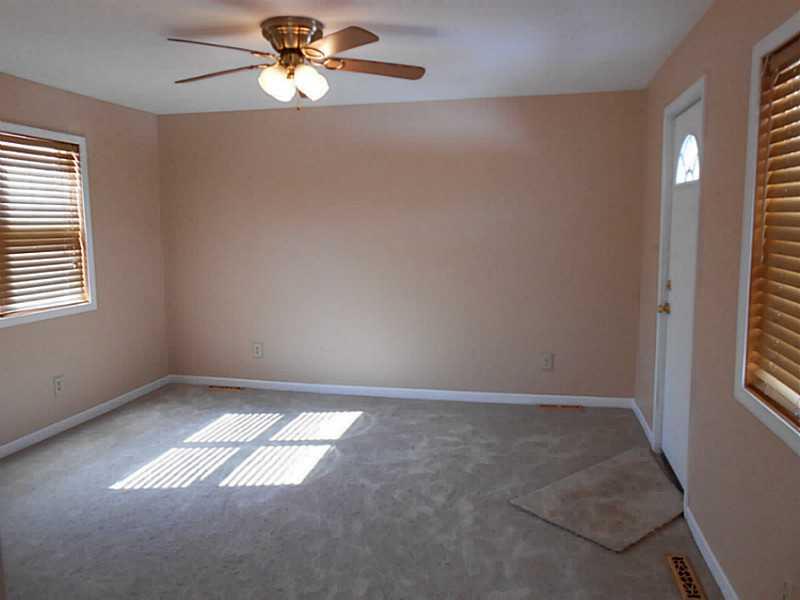 23 Simpson Street Lawrence, PA 15055 - Photo 7 of 20 Living Room.