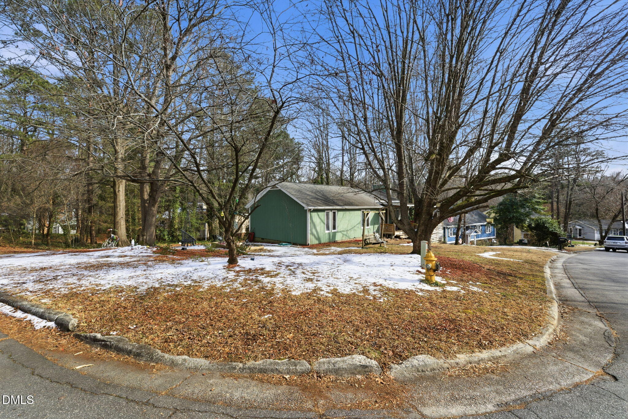 6948 Three Bridges Circle Raleigh, NC 27613 - Photo 2 of 35 corner shot