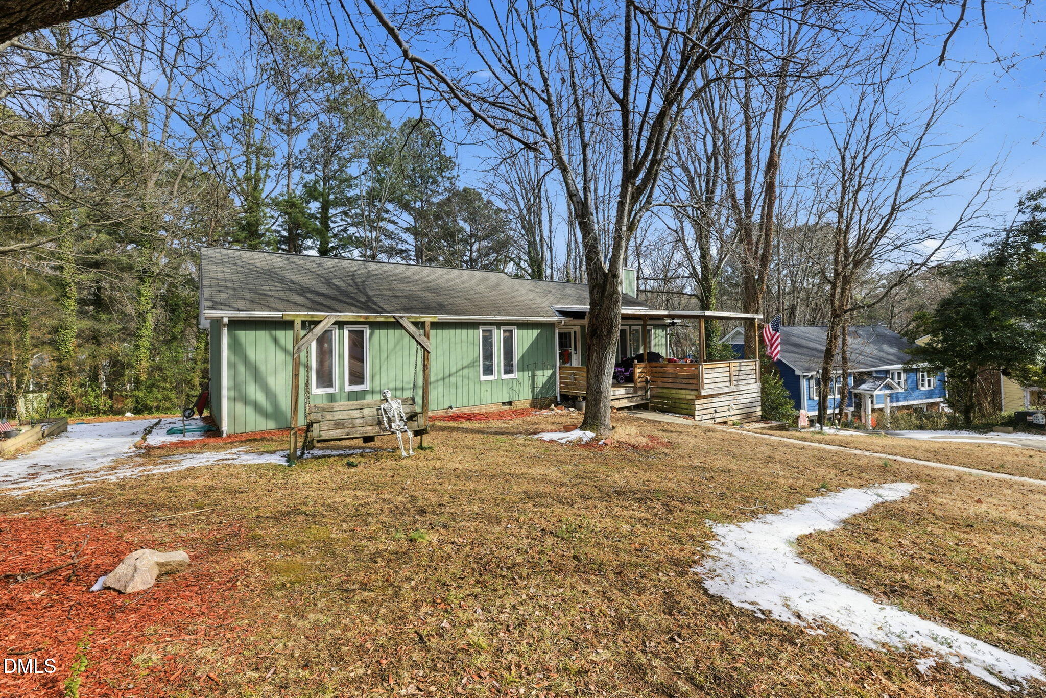 6948 Three Bridges Circle Raleigh, NC 27613 - Photo 4 of 35 2-web-or-mls-DX3A7609