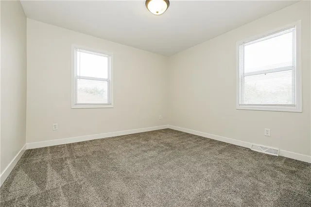 $2,075 | 1212 Northwest 67th Street, Kansas City, MO 64118