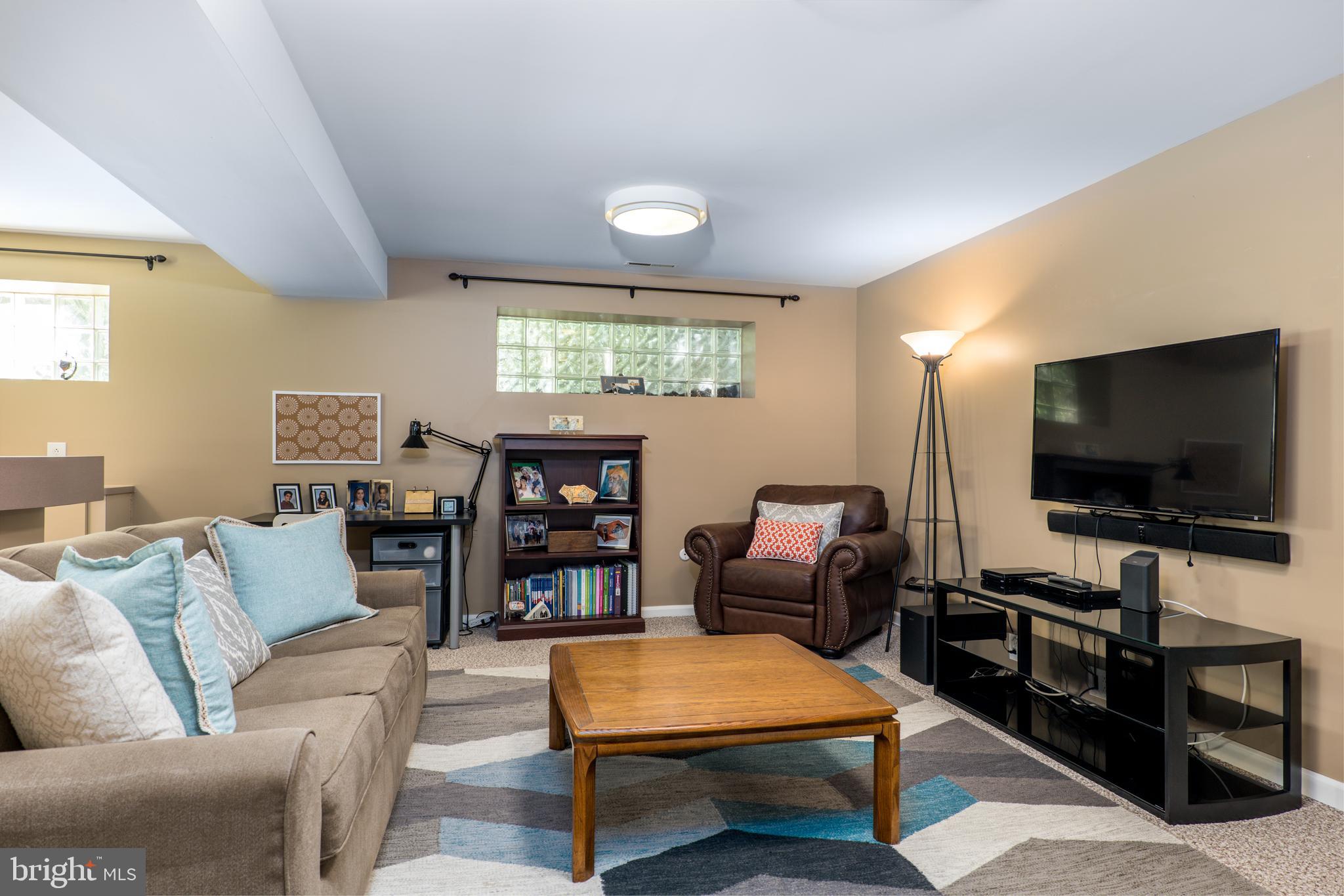 7209 Verbena Road Baltimore, MD 21209 - Photo 21 of 42 family room area