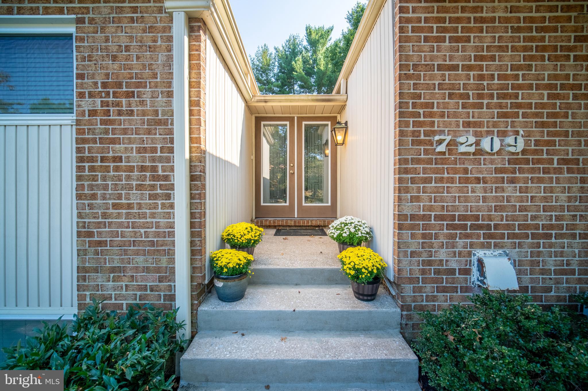 7209 Verbena Road Baltimore, MD 21209 - Photo 39 of 42 welcoming entrance