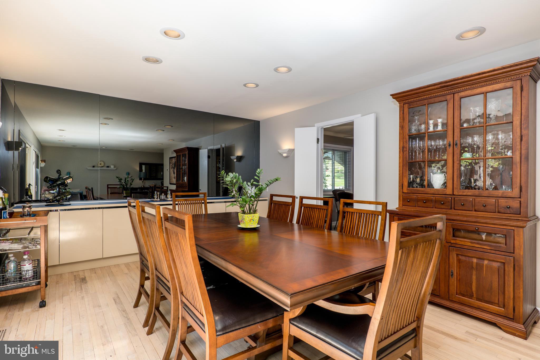 7209 Verbena Road Baltimore, MD 21209 - Photo 8 of 42 full living/dining room w built-in storage
