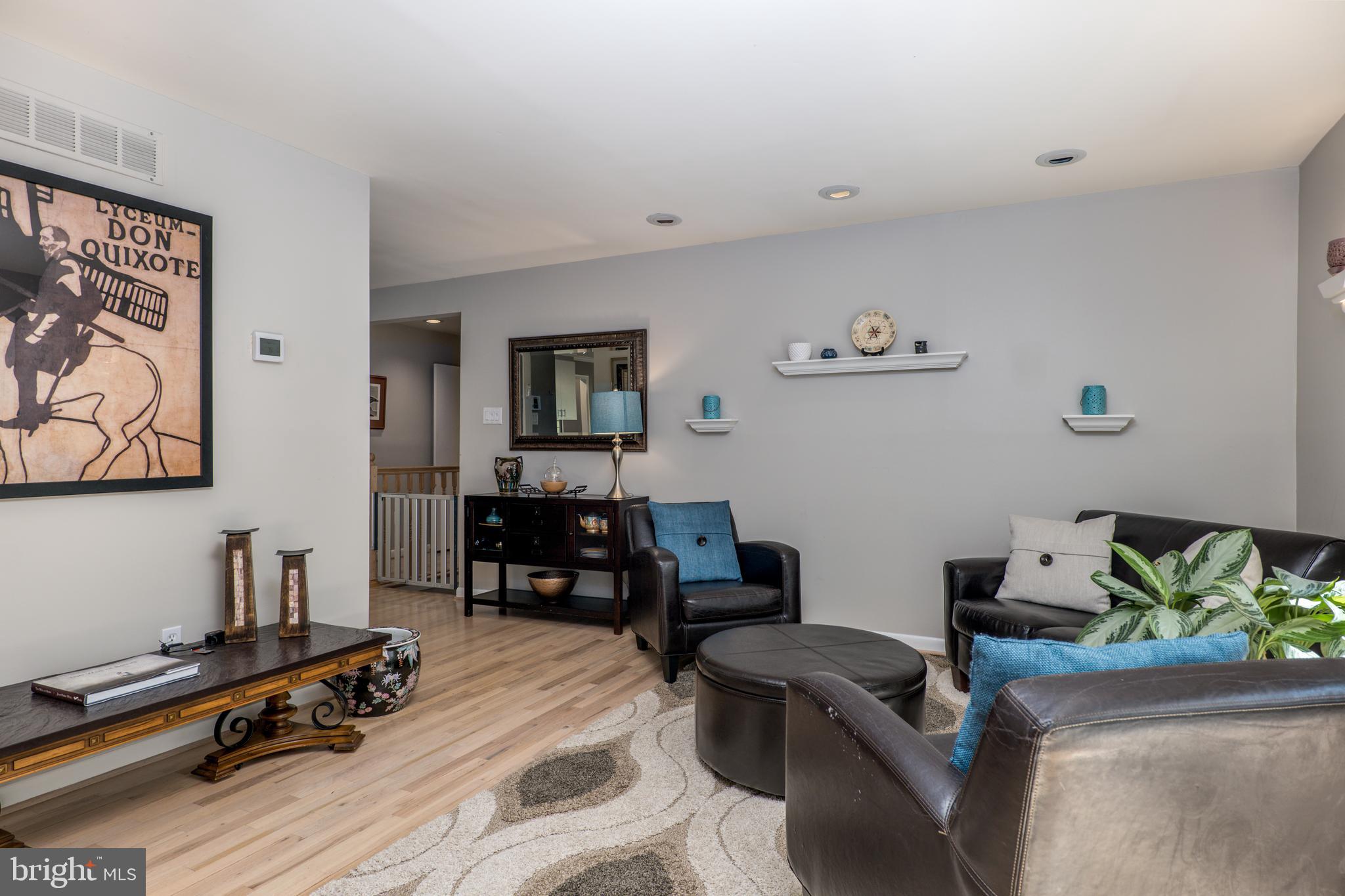 7209 Verbena Road Baltimore, MD 21209 - Photo 10 of 42 living room
