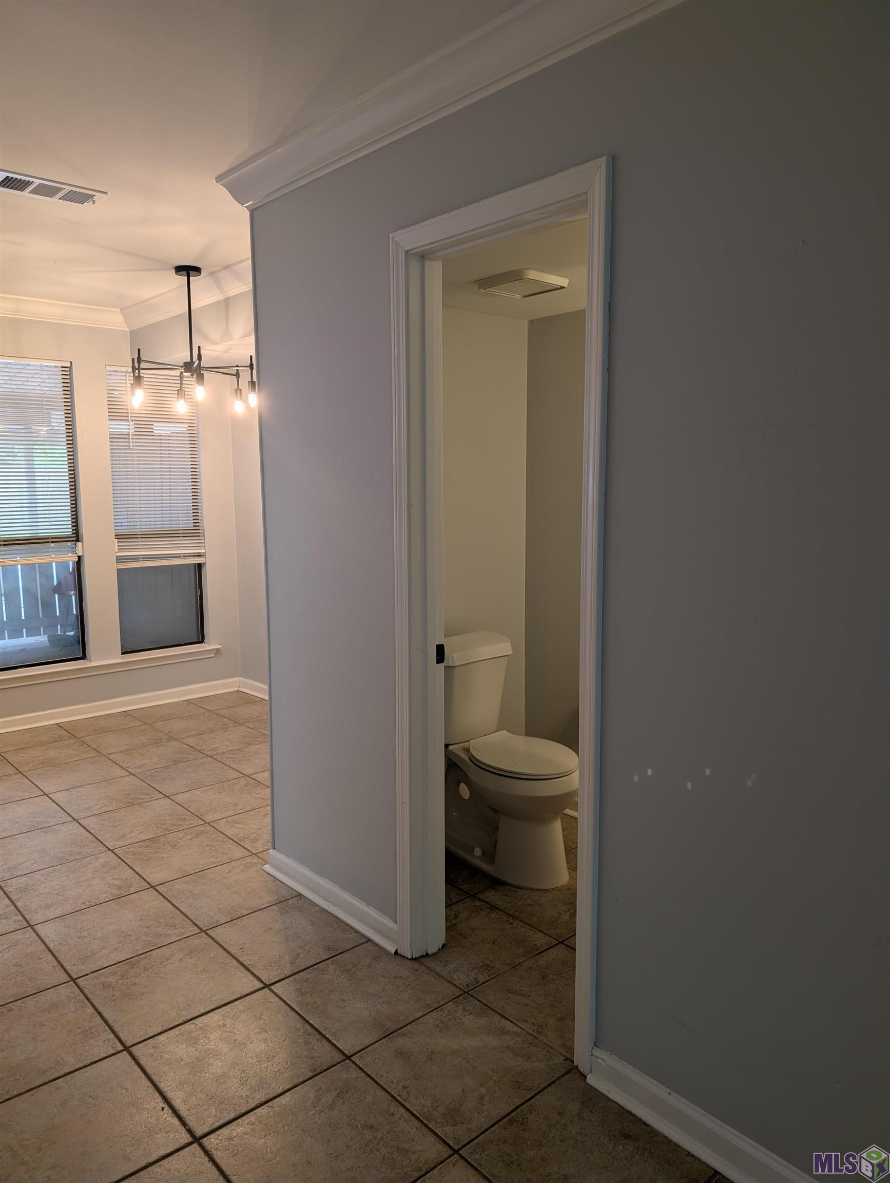 5123 South Oaks Drive Baton Rouge, LA 70816 - Photo 11 of 31 One Half Bath Near Living