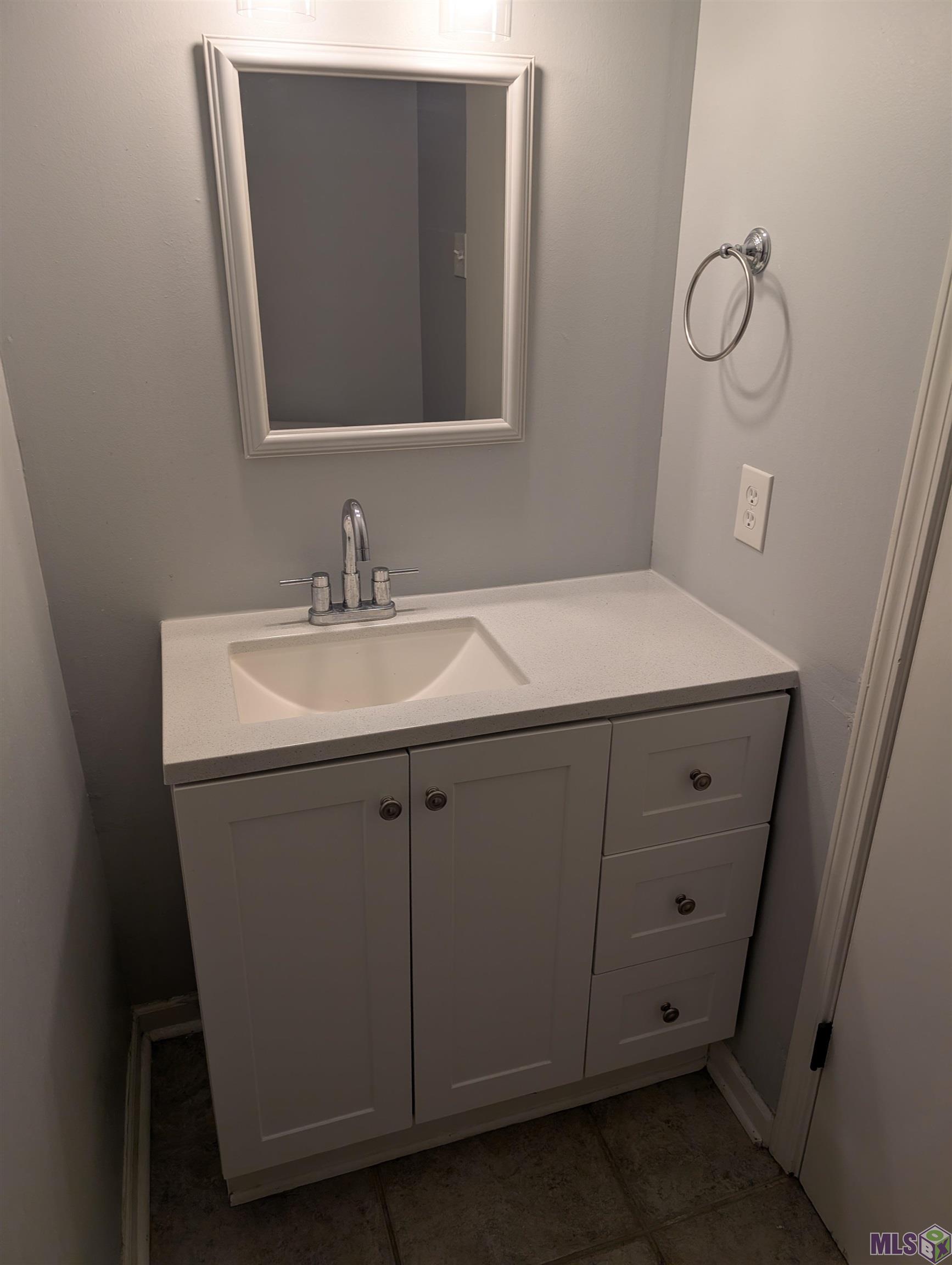 5123 South Oaks Drive Baton Rouge, LA 70816 - Photo 12 of 31 One Half Bath near Living
