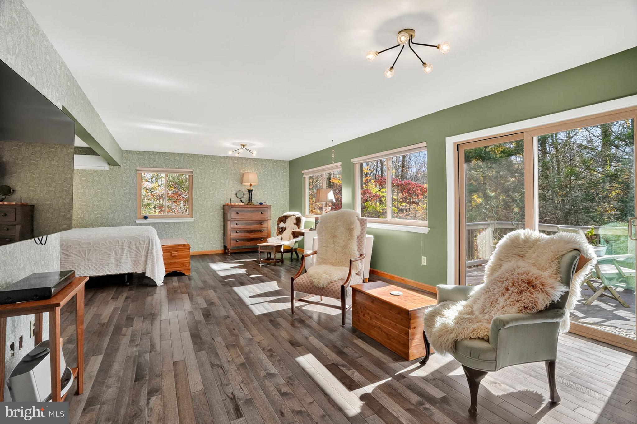 7033 Mink Hollow Road Highland, MD 20777 - Photo 29 of 79 Access to deck