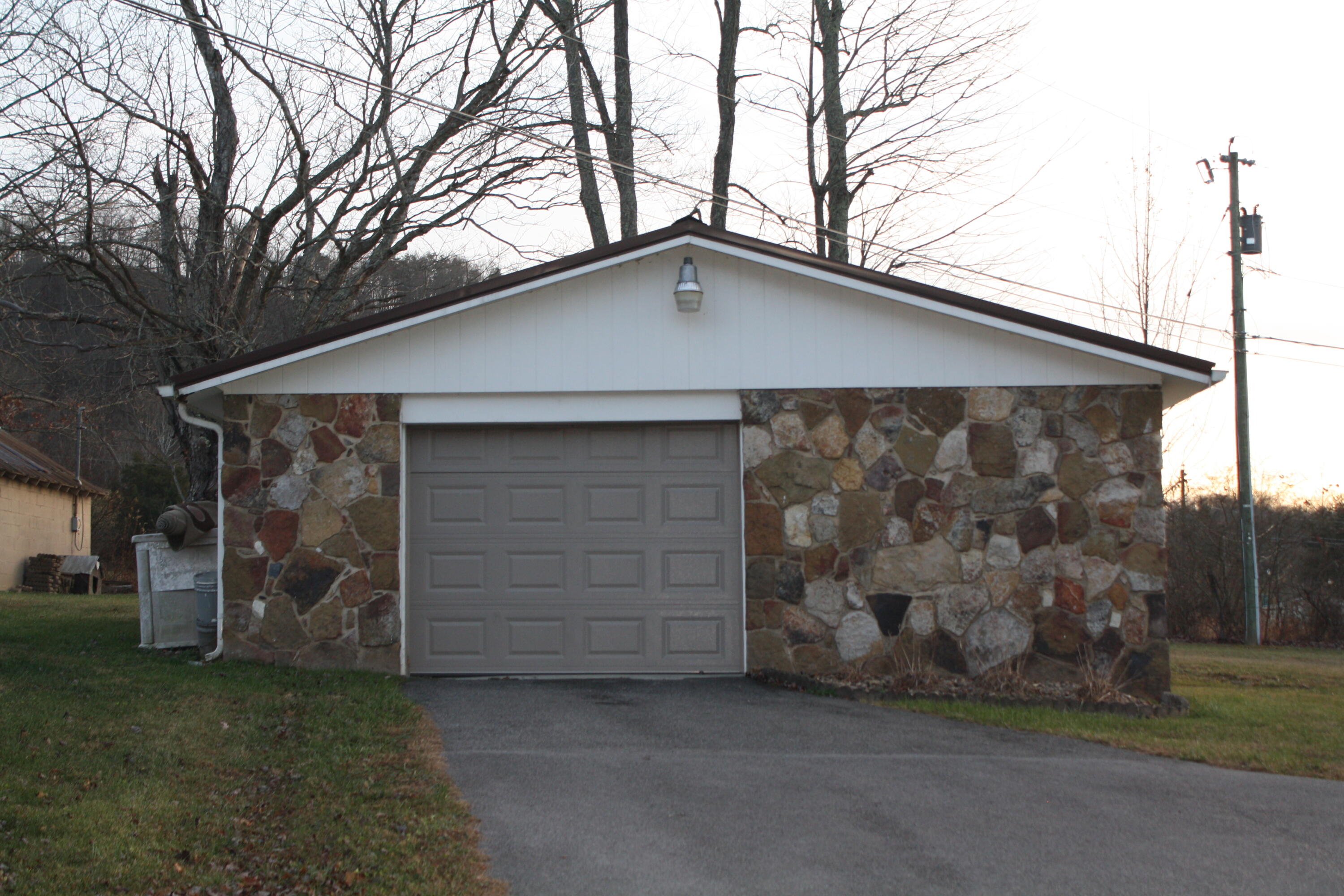 62 Howards Branch Road Hinton, WV 25951 - Photo 50 of 53 Garage