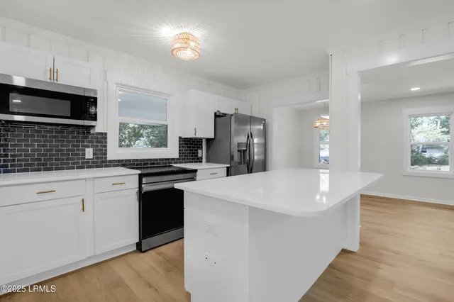 $374,000 | 2408 Pine Court South, Beaufort, SC 29902