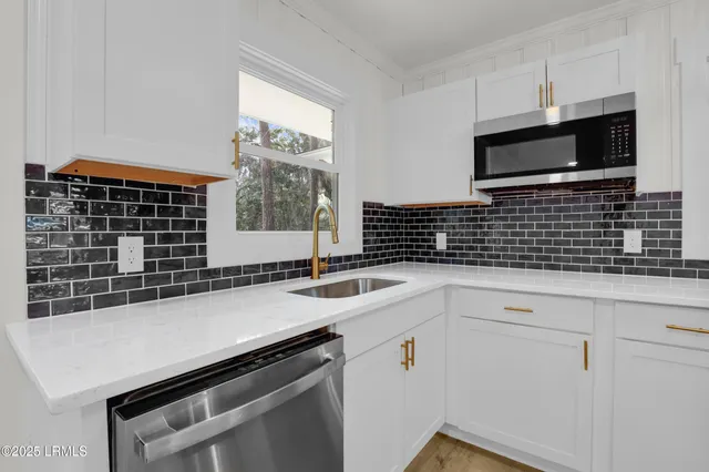 $374,000 | 2408 Pine Court South, Beaufort, SC 29902