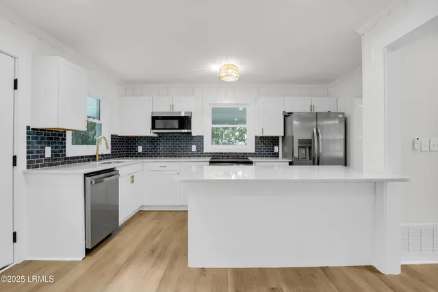 $374,000 | 2408 Pine Court South, Beaufort, SC 29902