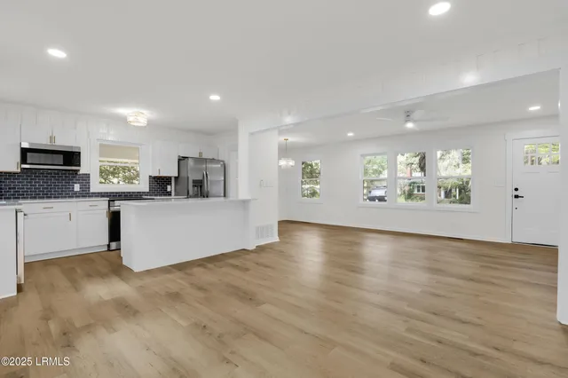 $374,000 | 2408 Pine Court South, Beaufort, SC 29902