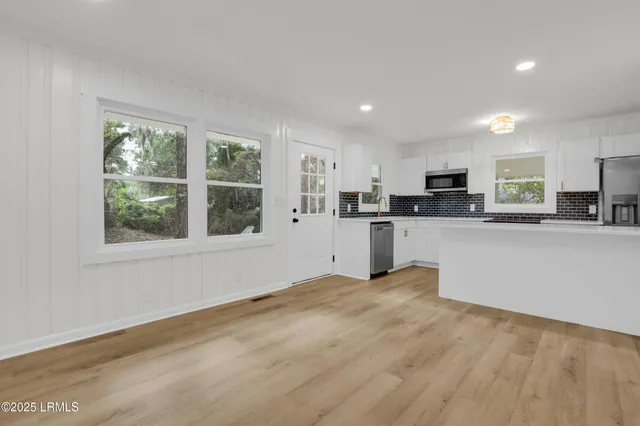 $374,000 | 2408 Pine Court South, Beaufort, SC 29902