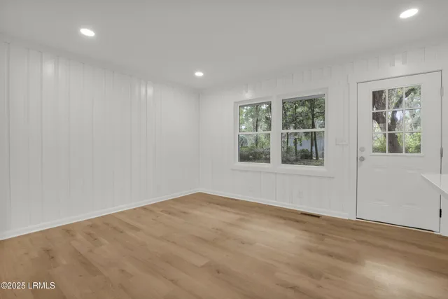 $374,000 | 2408 Pine Court South, Beaufort, SC 29902