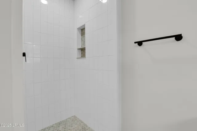 $374,000 | 2408 Pine Court South, Beaufort, SC 29902