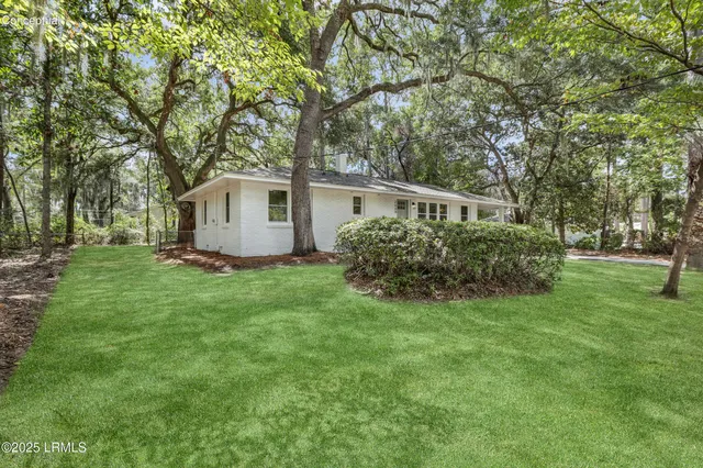 $374,000 | 2408 Pine Court South, Beaufort, SC 29902