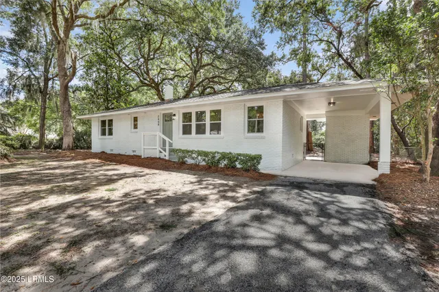 $374,000 | 2408 Pine Court South, Beaufort, SC 29902