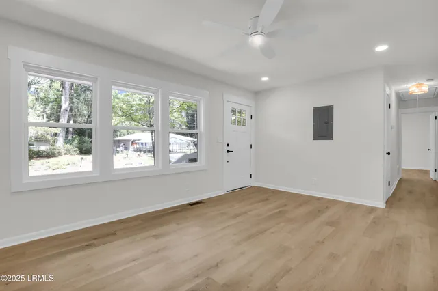 $374,000 | 2408 Pine Court South, Beaufort, SC 29902