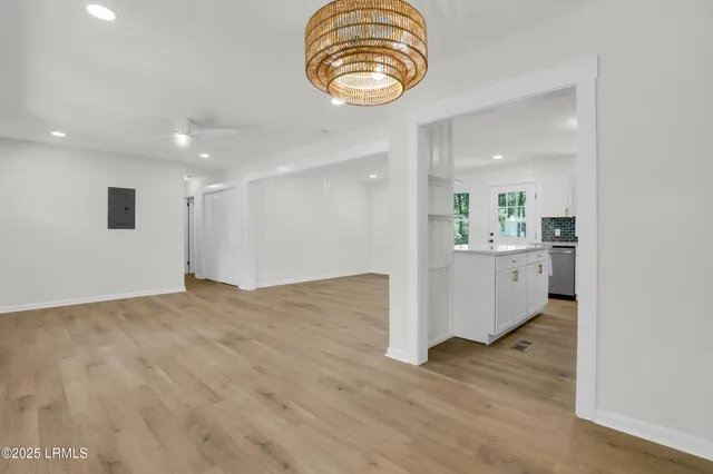 $374,000 | 2408 Pine Court South, Beaufort, SC 29902