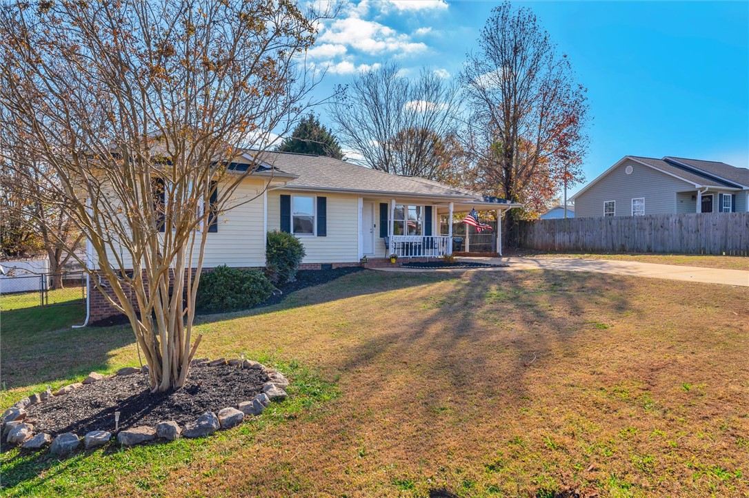 1051 Southfield Street Inman, SC 29349 - Photo 3 of 33