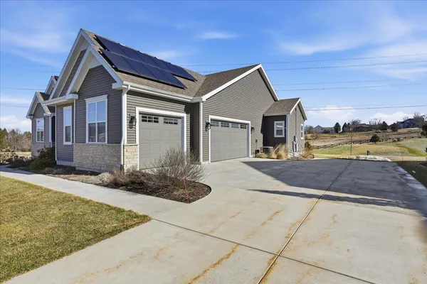 $950,000 | 4754 Sunset Ridge Drive, Middleton, WI 53562