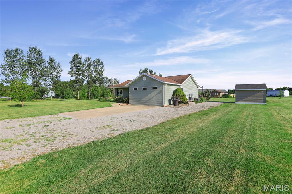 9714 Hosto Road Worden, IL 62097 - Photo 34 of 37