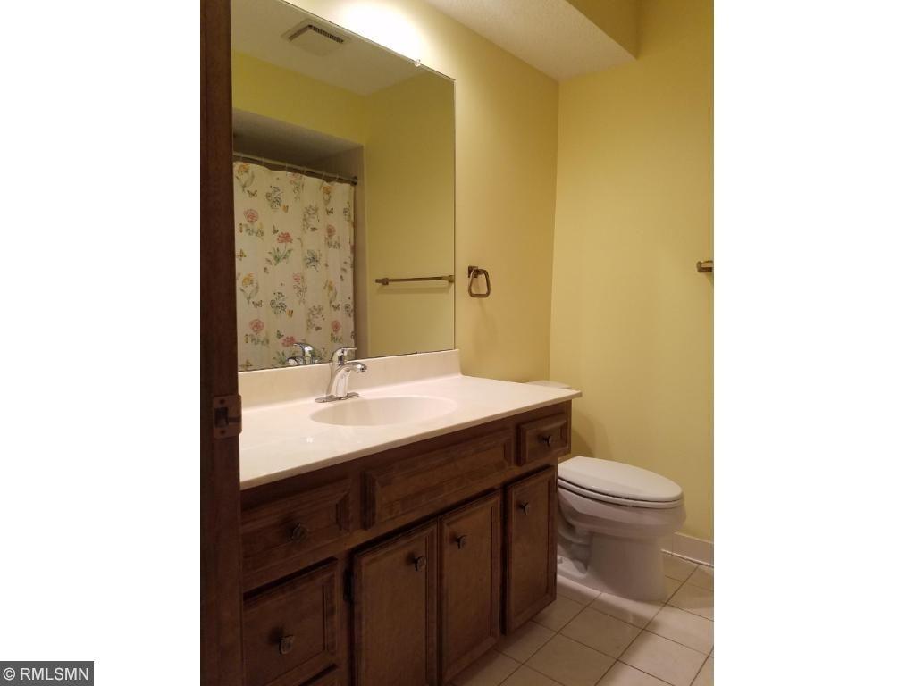 9377 Nesbitt Road Bloomington, MN 55437 - Photo 15 of 24