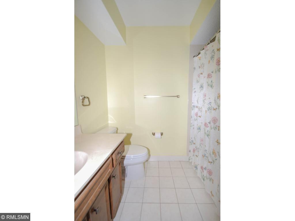 9377 Nesbitt Road Bloomington, MN 55437 - Photo 16 of 24