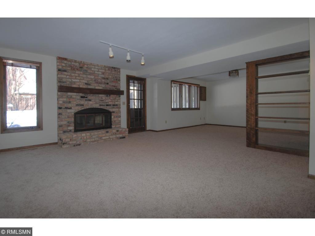 9377 Nesbitt Road Bloomington, MN 55437 - Photo 18 of 24