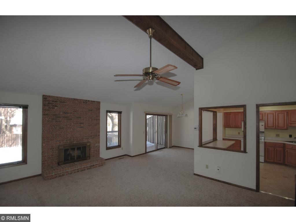 9377 Nesbitt Road Bloomington, MN 55437 - Photo 5 of 24