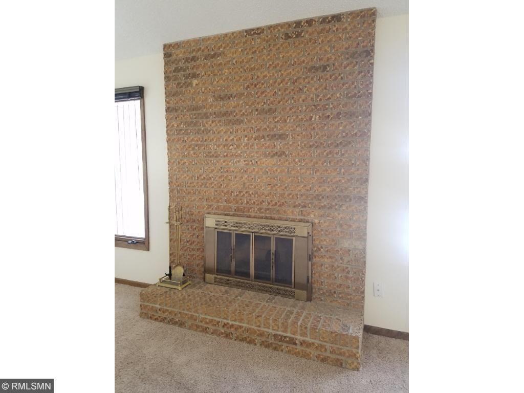 9377 Nesbitt Road Bloomington, MN 55437 - Photo 8 of 24