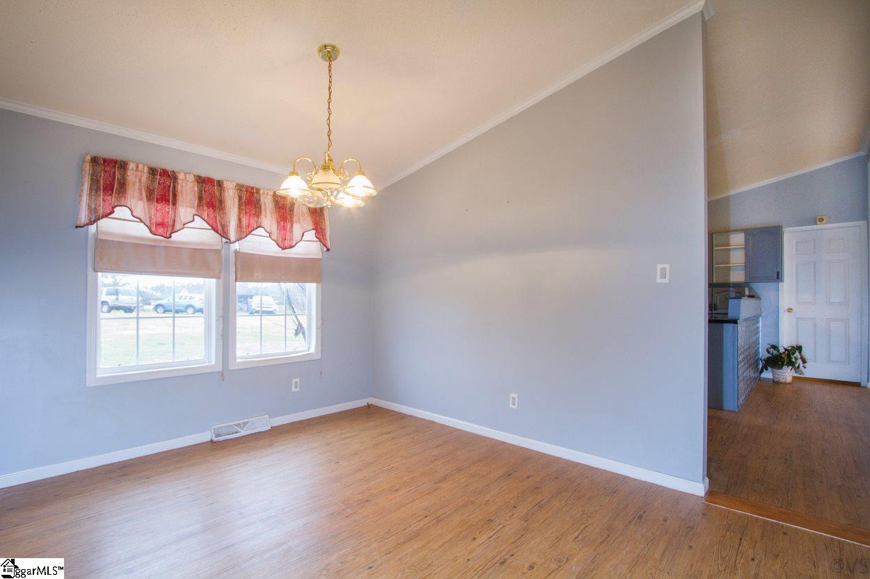 217 Jule Martin Road Anderson, SC 29621 - Photo 7 of 36