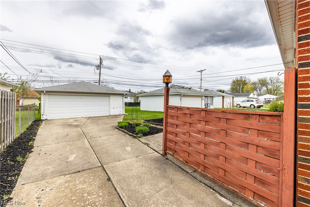 651 Pendley Road Willowick, OH 44095 - Photo 25 of 25