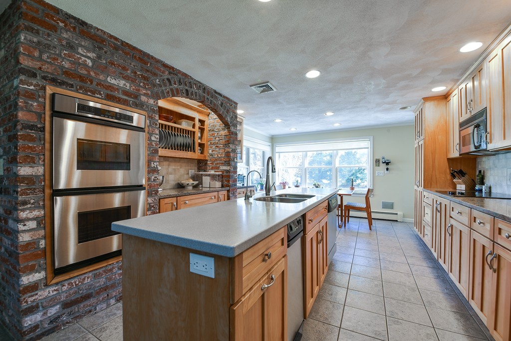 25 Wadsworth Road Sudbury, MA 01776 - Photo 7 of 22 Gallery Image 7