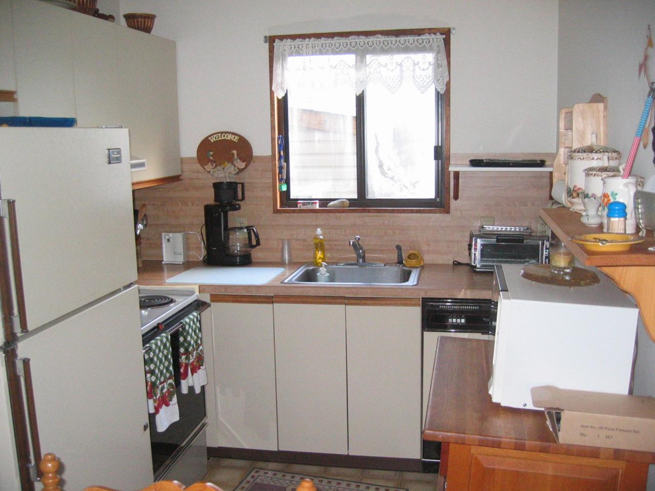 229 Mallard Lane Bushkill, PA 18324 - Photo 5 of 11 Kitchen Includes all Appliances